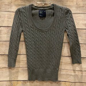 American Eagle Gray 3/4 Sleeve Sweater